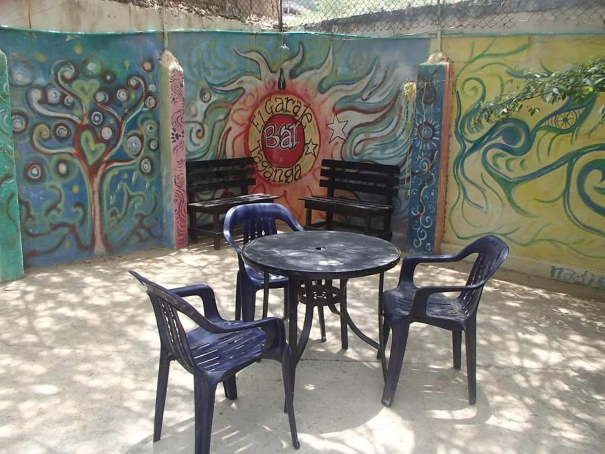 El Garaje Hostal Таганга Экстерьер фото