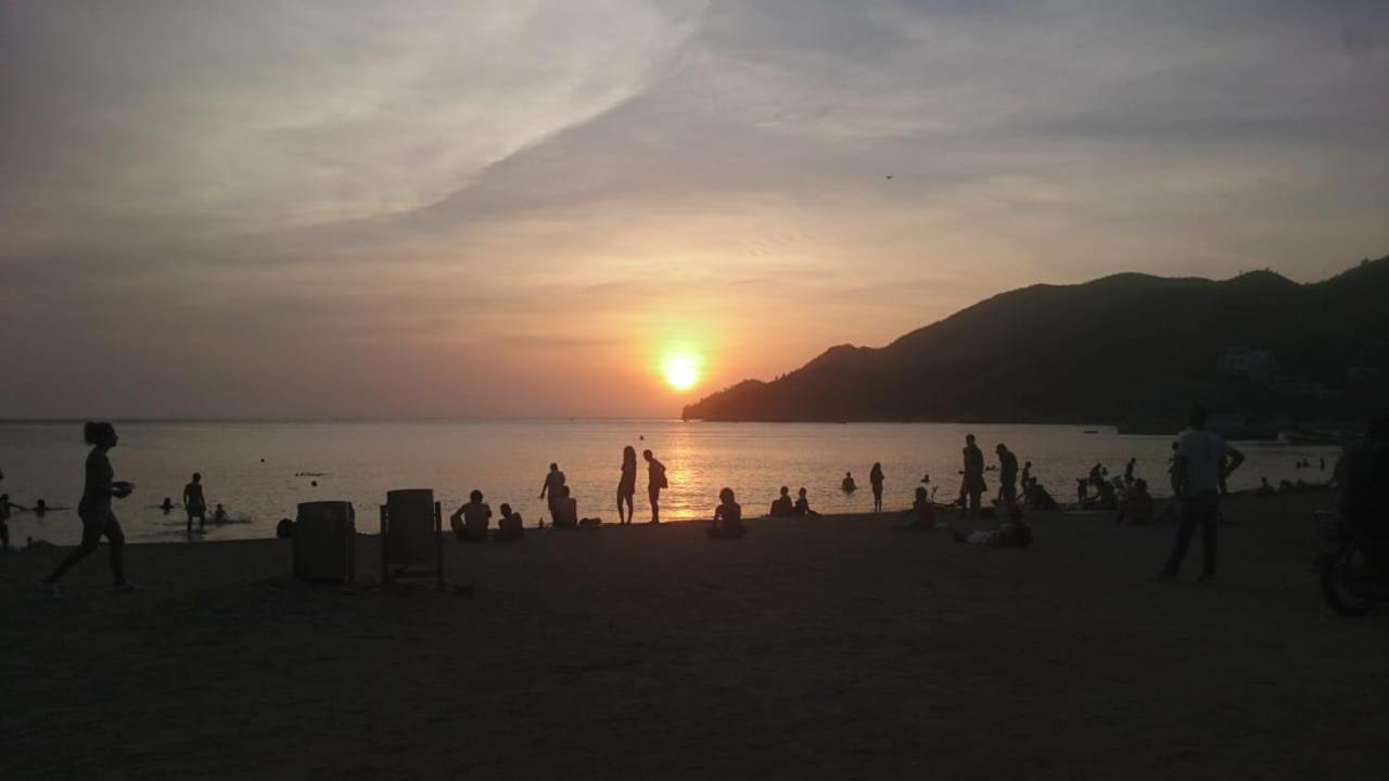 El Garaje Hostal Таганга Экстерьер фото